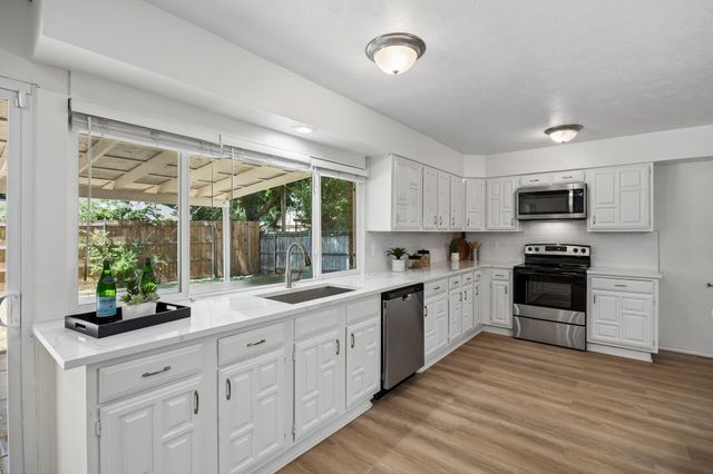 2612 Rush Valley Court, Arlington, TX 76016