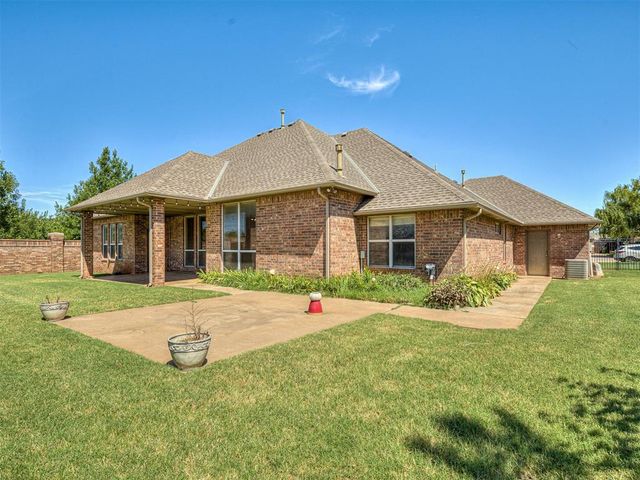 1100 Kingsway Avenue, Yukon, OK 73099