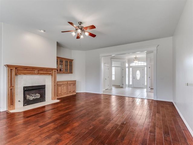 1100 Kingsway Avenue, Yukon, OK 73099