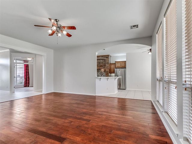 1100 Kingsway Avenue, Yukon, OK 73099