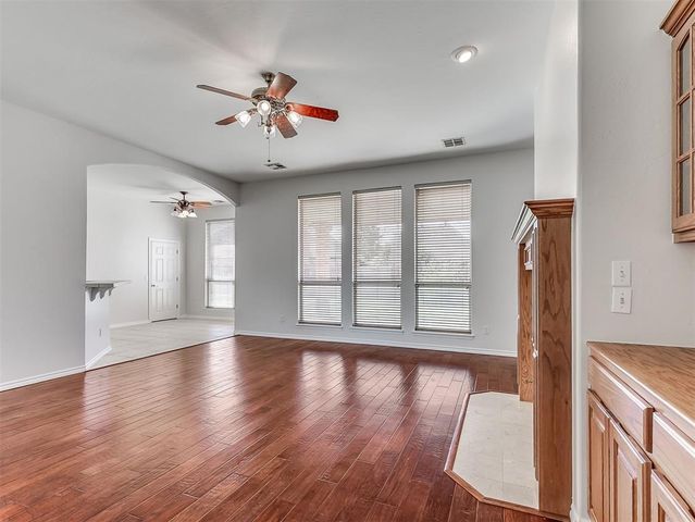 1100 Kingsway Avenue, Yukon, OK 73099