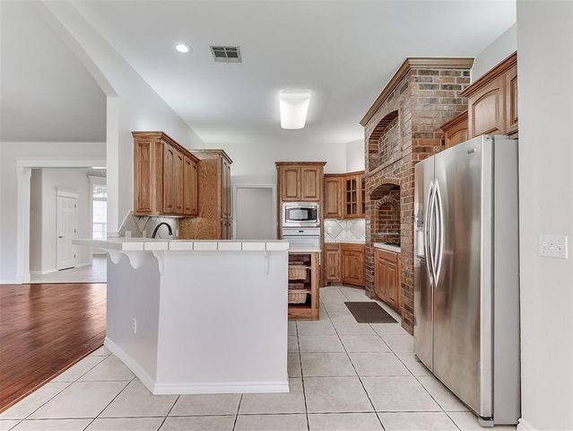 1100 Kingsway Avenue, Yukon, OK 73099