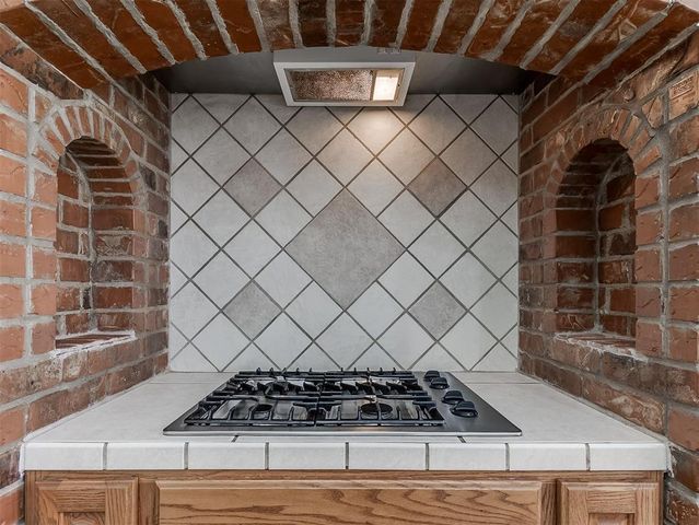 1100 Kingsway Avenue, Yukon, OK 73099