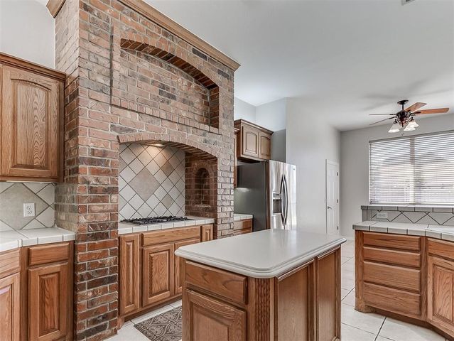 1100 Kingsway Avenue, Yukon, OK 73099