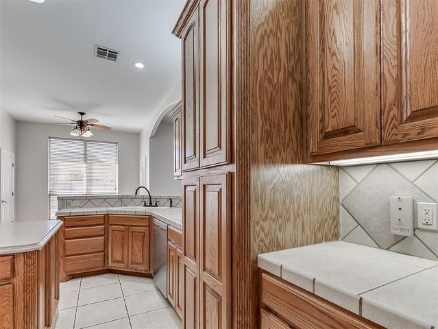 1100 Kingsway Avenue, Yukon, OK 73099