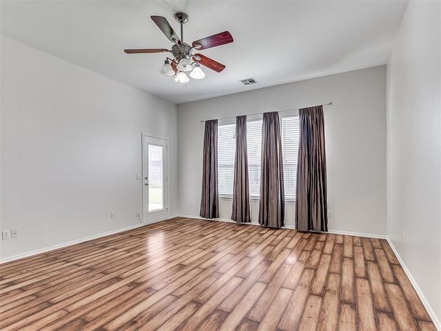 1100 Kingsway Avenue, Yukon, OK 73099