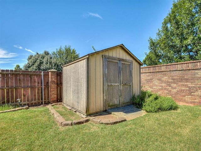 1100 Kingsway Avenue, Yukon, OK 73099