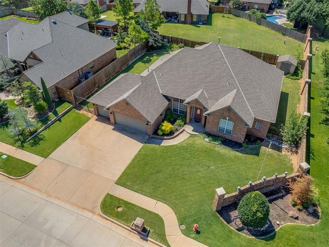 1100 Kingsway Avenue, Yukon, OK 73099