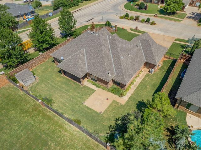 1100 Kingsway Avenue, Yukon, OK 73099