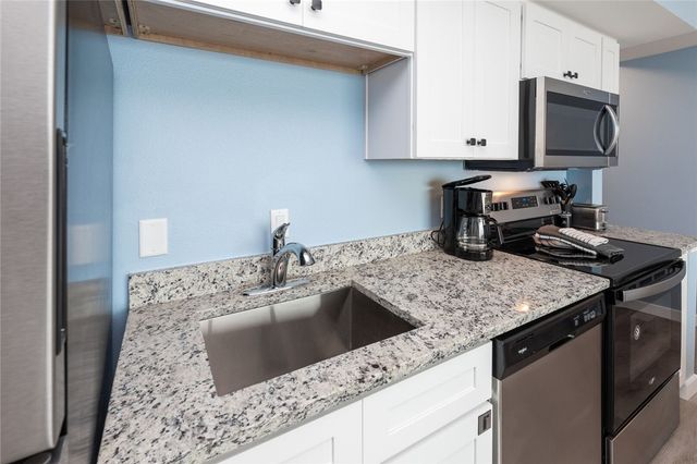 800 Sandcastle Dr 402, Port Aransas, TX 78373