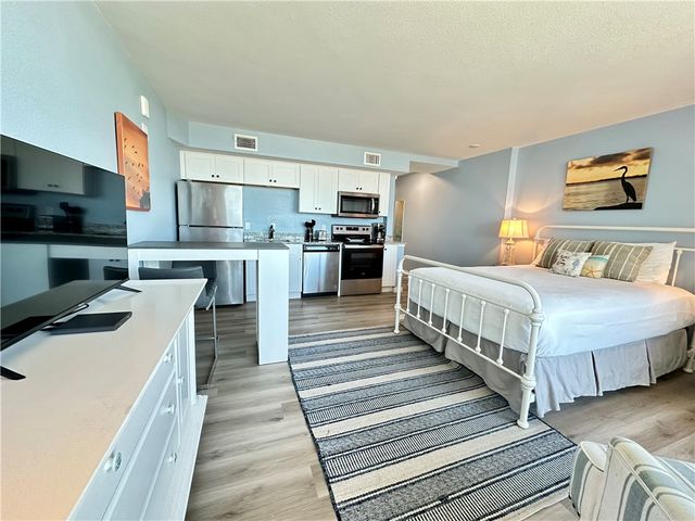 800 Sandcastle Dr 402, Port Aransas, TX 78373