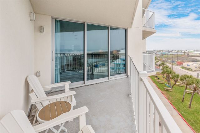 800 Sandcastle Dr 402, Port Aransas, TX 78373