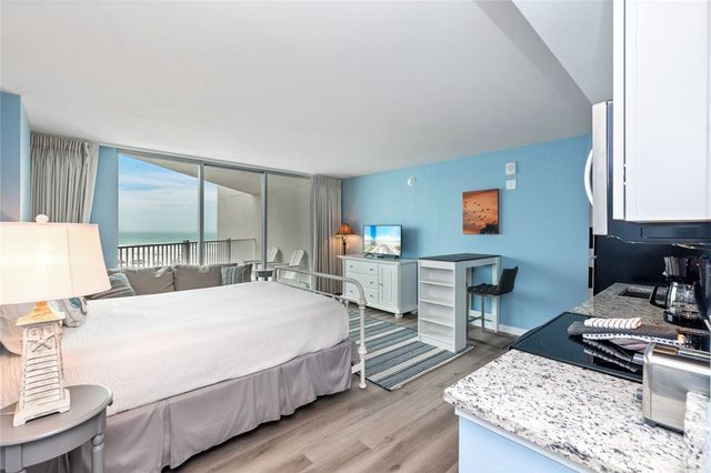 800 Sandcastle Dr 402, Port Aransas, TX 78373