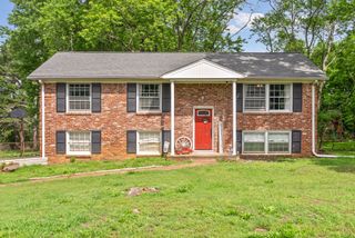 212 Slayden Cir, Clarksville, TN 37040
