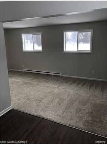 13366 North Rd, Fenton, MI 48430