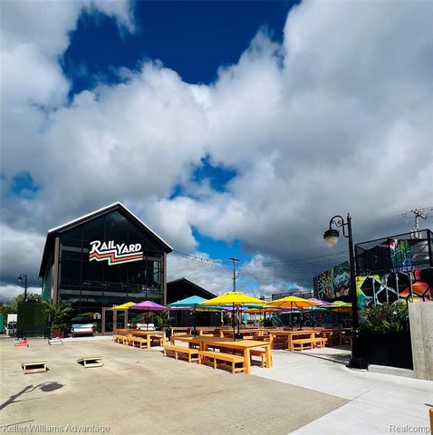 13366 North Rd, Fenton, MI 48430