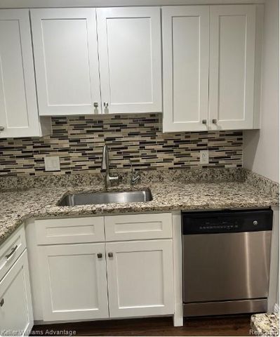 13366 North Rd, Fenton, MI 48430