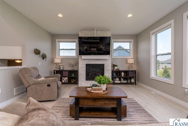 1966 Lexington Lane, North Mankato, MN 56003