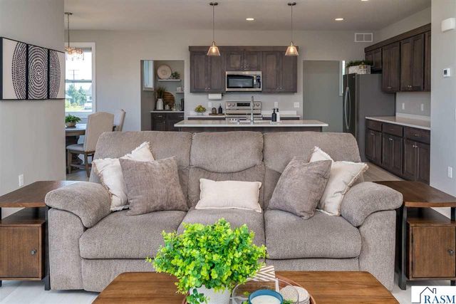 1966 Lexington Lane, North Mankato, MN 56003