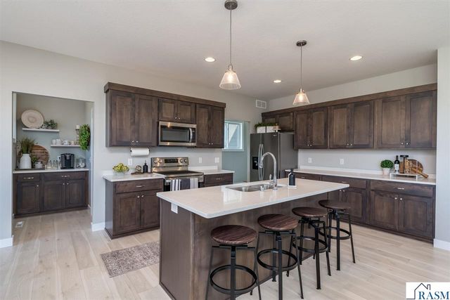 1966 Lexington Lane, North Mankato, MN 56003