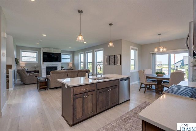 1966 Lexington Lane, North Mankato, MN 56003