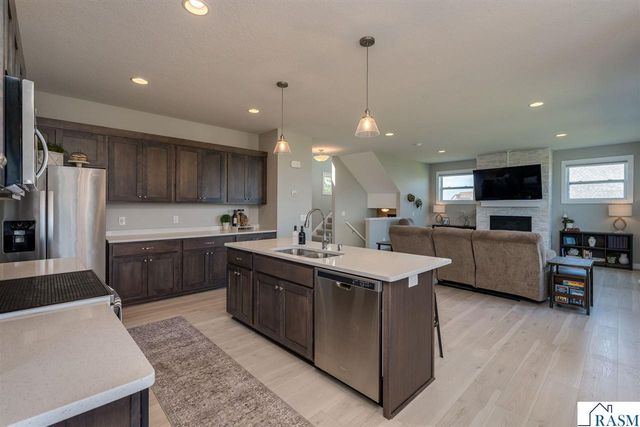 1966 Lexington Lane, North Mankato, MN 56003