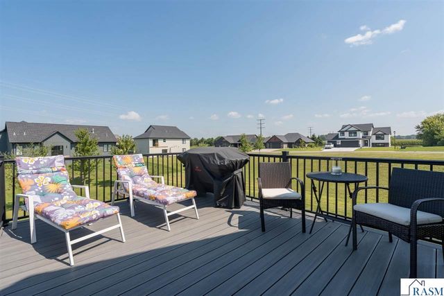 1966 Lexington Lane, North Mankato, MN 56003