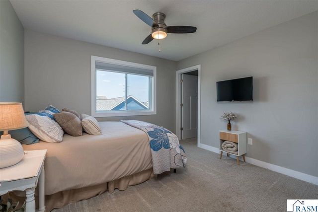 1966 Lexington Lane, North Mankato, MN 56003