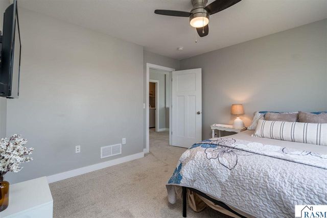 1966 Lexington Lane, North Mankato, MN 56003