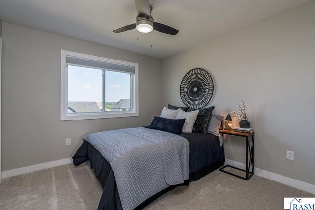 1966 Lexington Lane, North Mankato, MN 56003