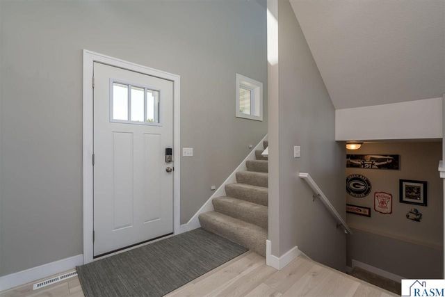 1966 Lexington Lane, North Mankato, MN 56003