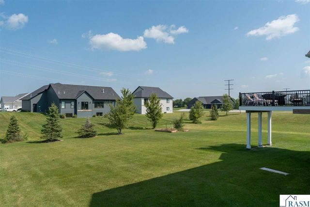 1966 Lexington Lane, North Mankato, MN 56003