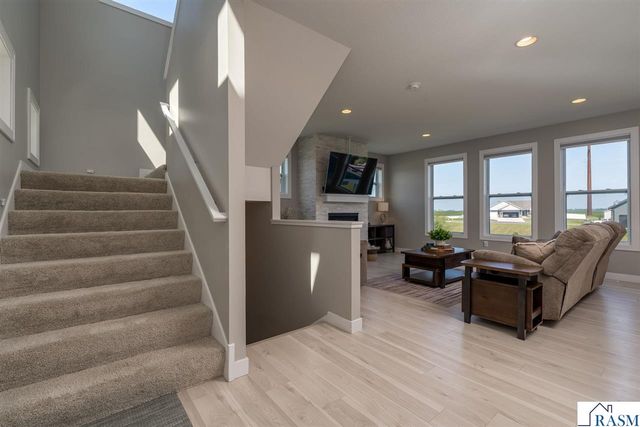 1966 Lexington Lane, North Mankato, MN 56003