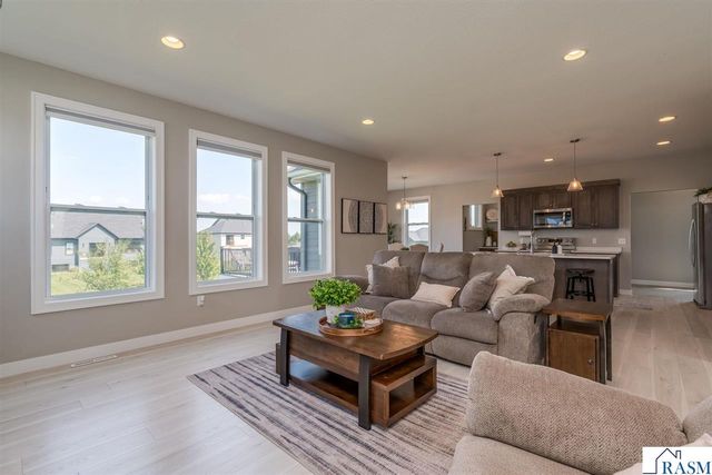 1966 Lexington Lane, North Mankato, MN 56003