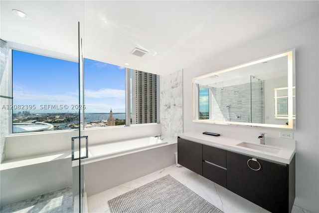 851 NE 1st Ave 2011, Miami, FL 33132