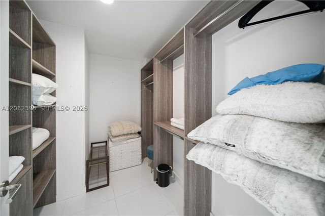 851 NE 1st Ave 2011, Miami, FL 33132
