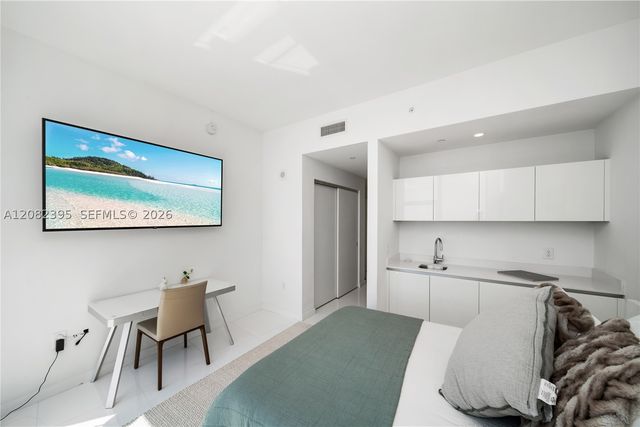 851 NE 1st Ave 2011, Miami, FL 33132