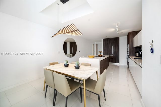 851 NE 1st Ave 2011, Miami, FL 33132