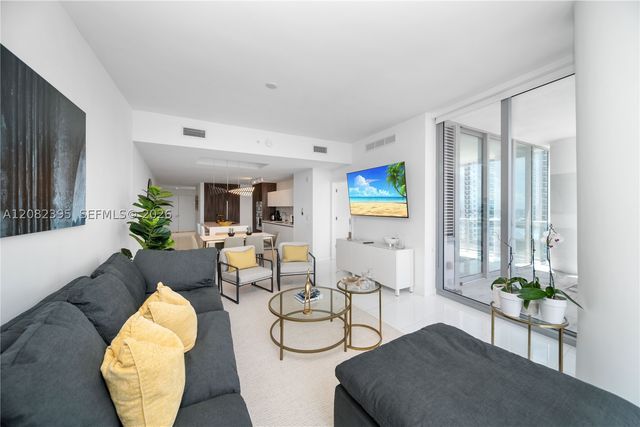 851 NE 1st Ave 2011, Miami, FL 33132