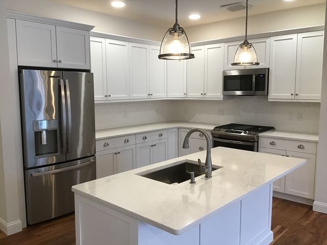 62 Mariners Way 301, Plymouth, MA 02360