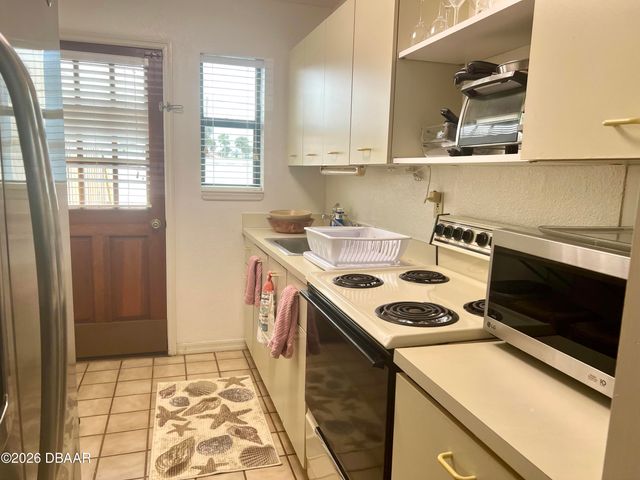 205 Cardinal Drive B, Ormond Beach, FL 32176