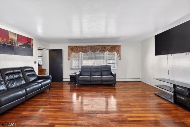 241 Halsted St, East Orange City, NJ 07018
