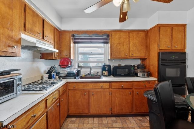 241 Halsted St, East Orange City, NJ 07018