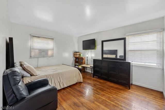241 Halsted St, East Orange City, NJ 07018