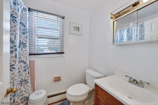 241 Halsted St, East Orange City, NJ 07018