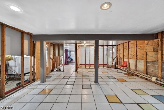 241 Halsted St, East Orange City, NJ 07018