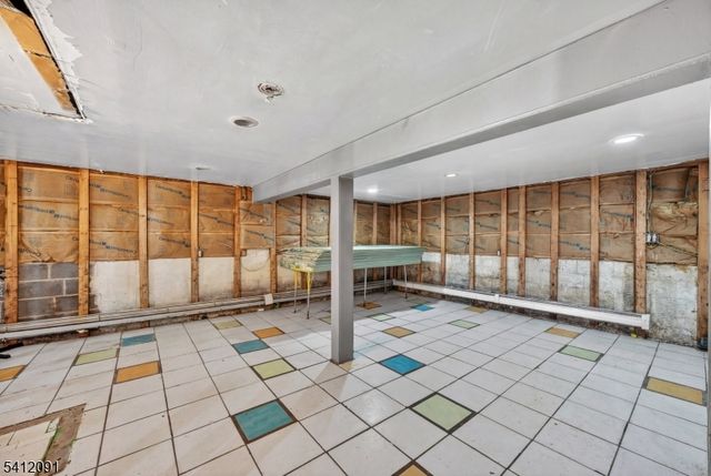 241 Halsted St, East Orange City, NJ 07018