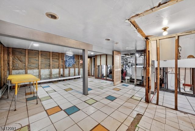 241 Halsted St, East Orange City, NJ 07018