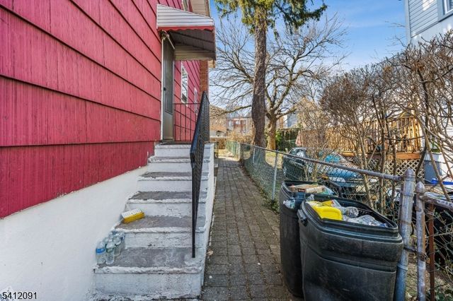 241 Halsted St, East Orange City, NJ 07018