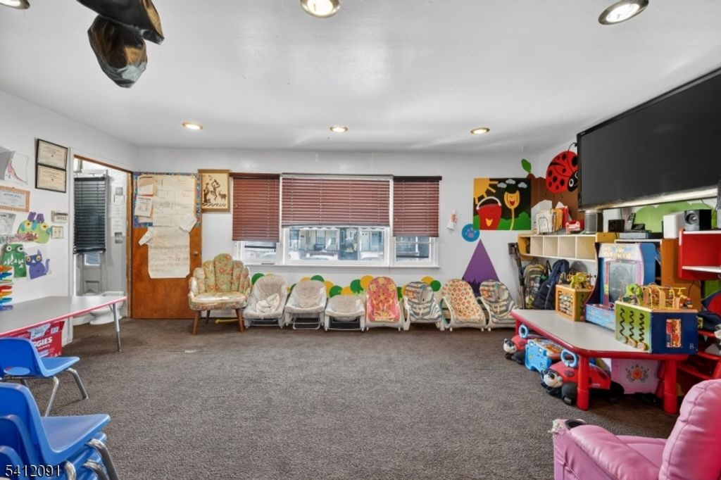 241 Halsted St, East Orange City, NJ 07018 — photo 3
